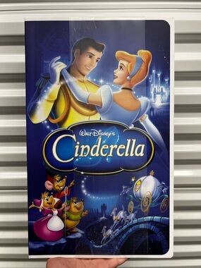 Disney Cinderella Classic VHS Boxed Plush Throw, 50" x 70" *In Hand*